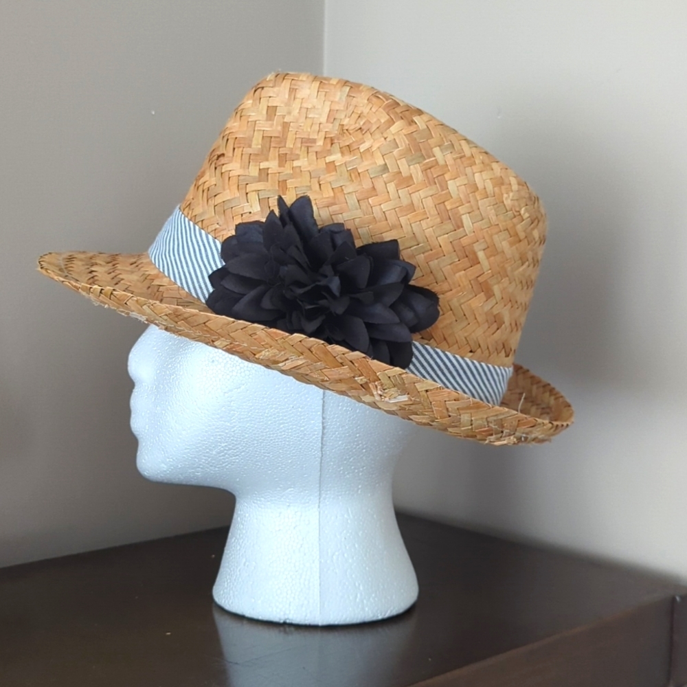 Straw derby hat